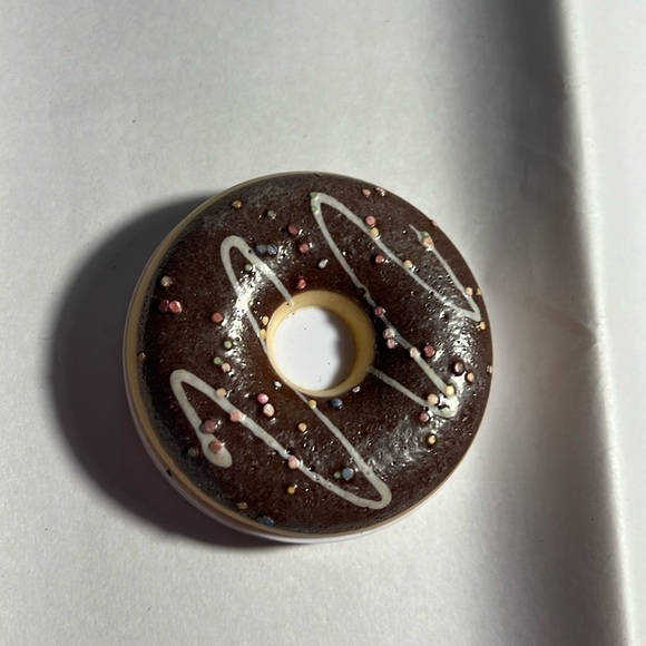 I Heart Revolution Chocolate Dipped Donut Eyeshadow Palette Only swatched - Picture 1 of 4